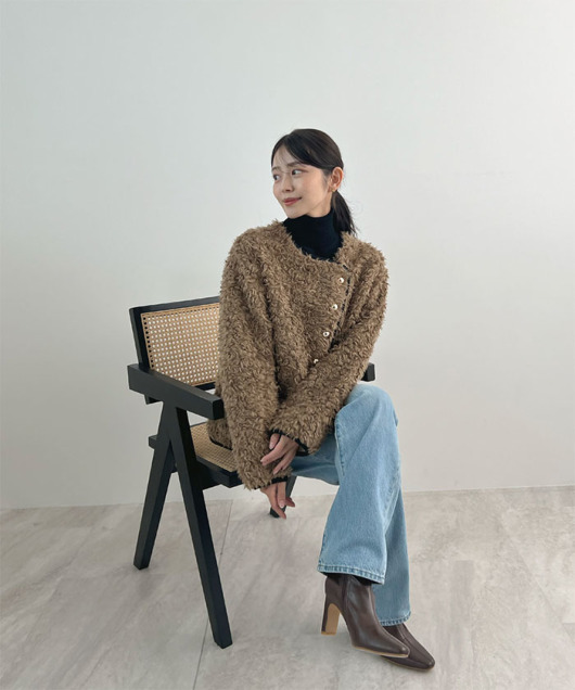 配色パイピングノーカラーボアコート アウター Futier